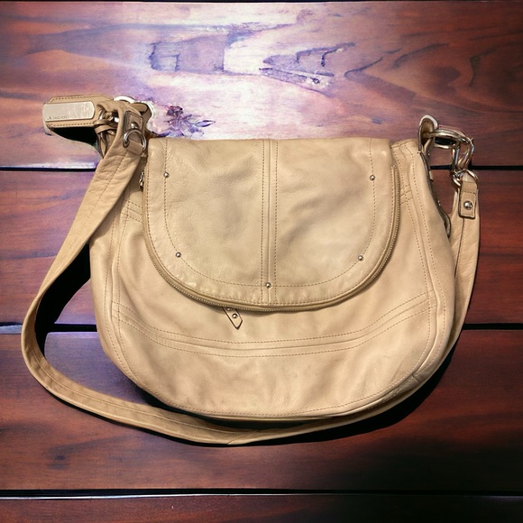 B Makowsky Soft Tan Leather Silver Hardware Bag! - Picture 12 of 12